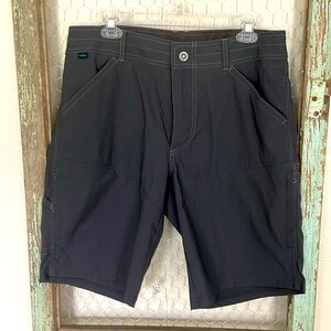 Sz 34 Men’s Kuhl Quick Dry Shorts in Black. Multiple Pockets.